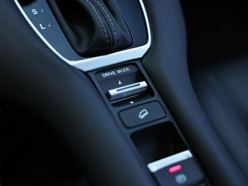 Used 2024 Honda HR-V EX-L image 40