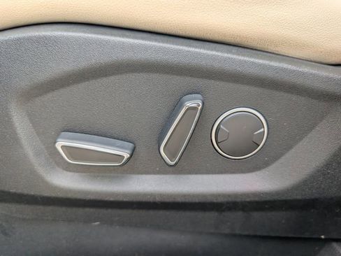 Used 2018 Ford Edge Titanium w/ Equipment Group 301A FWD image 25