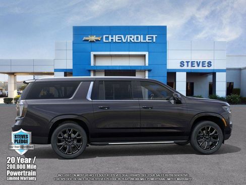 New 2025 Chevrolet Suburban LT w/ Comfort Package image 5
