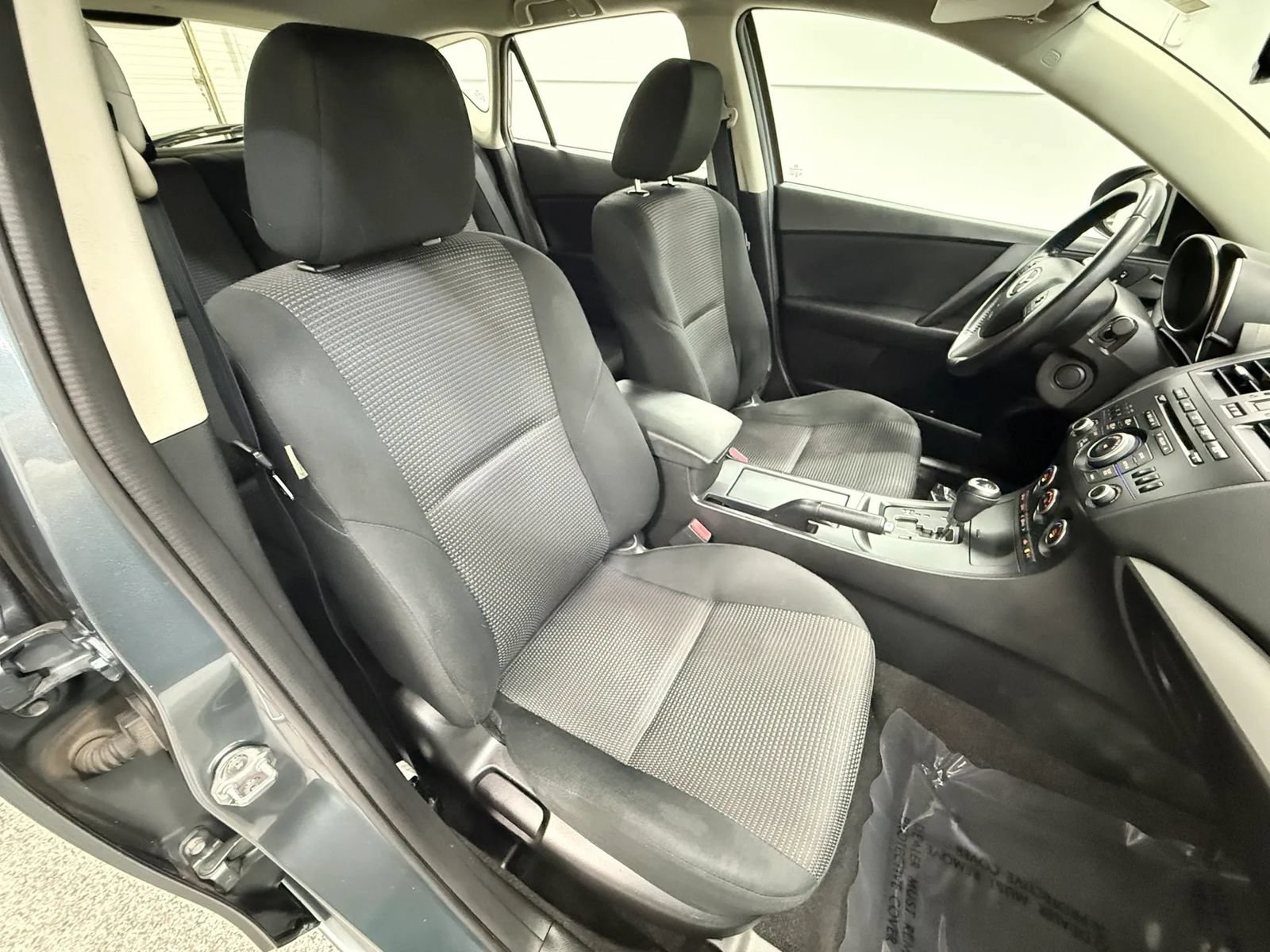 Used 2013 MAZDA MAZDA3 i Touring FWD image 24