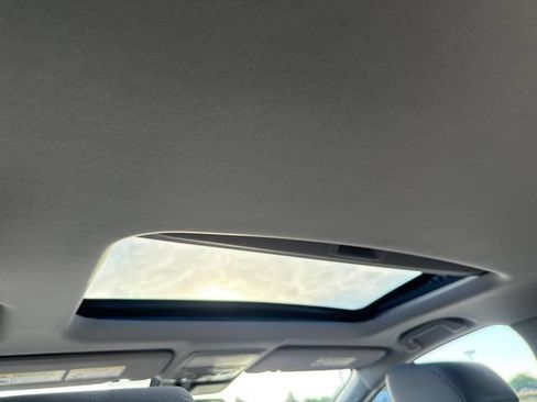 Used 2022 Honda CR-V Touring image 18