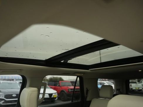 Used 2019 Ford Expedition Platinum image 23