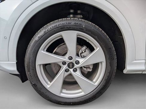 New 2025 Audi Q5 Premium Plus AWD/4WD image 9