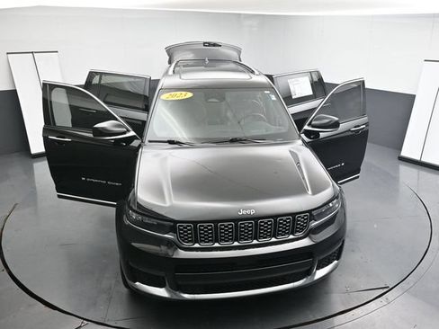 Used 2023 Jeep Grand Cherokee L Summit AWD/4WD image 32