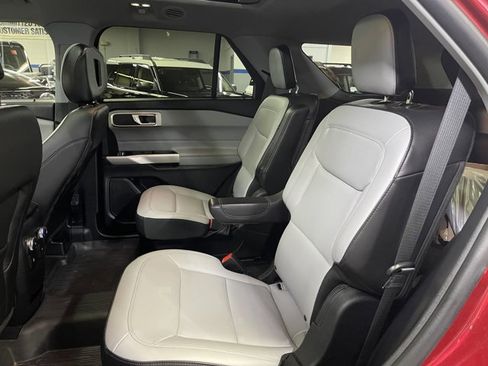 Certified 2021 Ford Explorer XLT w/ Equipment Group 202A image 16