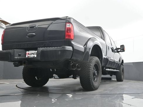 Used 2015 Ford F250 Lariat w/ Lariat Ultimate Package AWD/4WD image 33