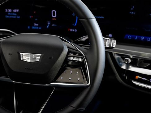 Used 2024 Cadillac Lyriq Luxury w/ LPO, Floor Liner Package image 17