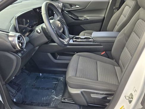 Used 2025 Chevrolet Equinox LT w/ Safety and Technology Package FWD image 10