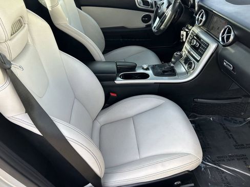 Used 2013 Mercedes-Benz SLK 250 image 9