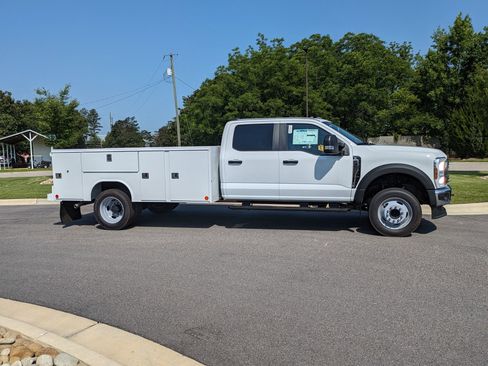 New 2025 Ford F450 XL w/ XL Chrome Package image 3