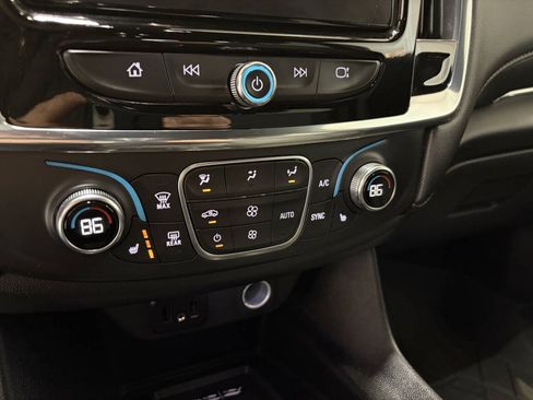 Used 2023 Chevrolet Traverse LT AWD/4WD image 15