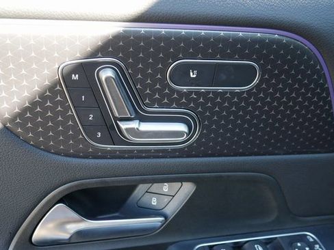 Used 2025 Mercedes-Benz GLA 250 4MATIC image 4