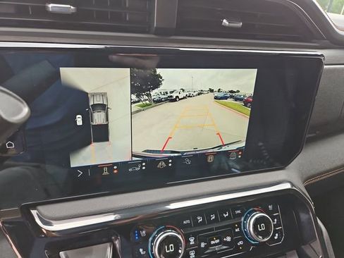 Used 2024 GMC Sierra 2500 AT4 AWD/4WD image 15