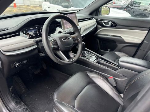 Used 2023 Jeep Compass Limited AWD/4WD image 11