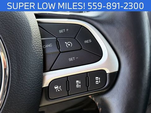Used 2020 Jeep Compass Latitude FWD image 15