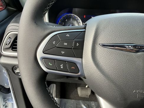 New 2026 Chrysler Pacifica Select image 27