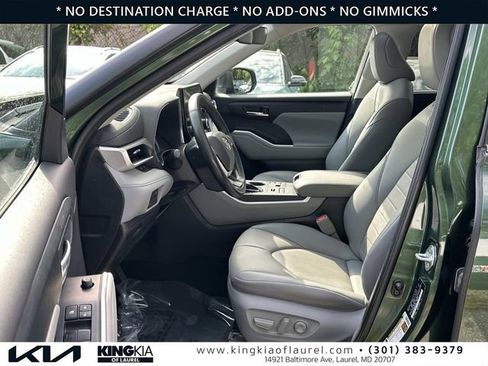 Used 2023 Toyota Highlander XLE AWD/4WD image 21