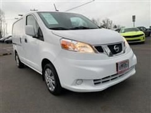 Used 2017 Nissan NV200 SV w/ Technology Package image 2