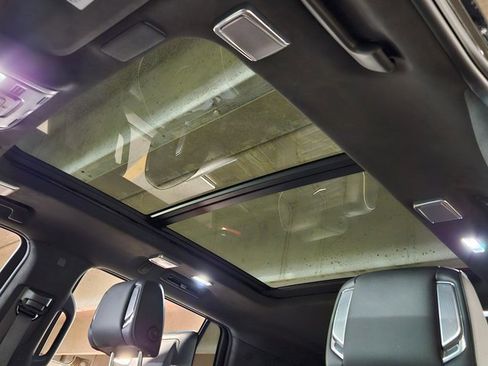 Used 2023 Cadillac Escalade Sport Platinum w/ LPO, ONYX Package image 15