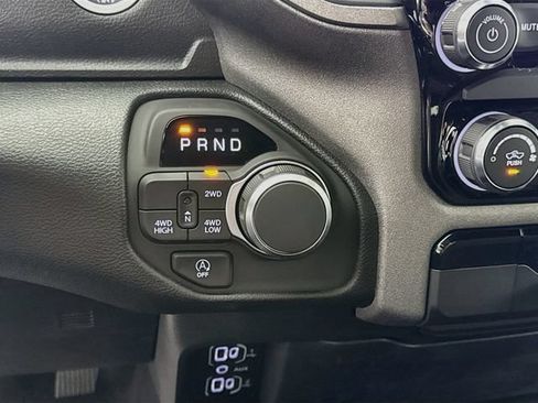 New 2026 RAM 1500 Express AWD/4WD image 16