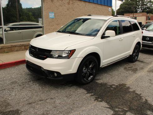 Used 2019 Dodge Journey Crossroad FWD image 3