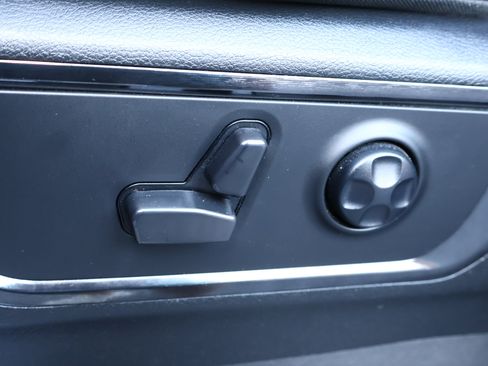 Used 2023 RAM 1500 Limited AWD/4WD image 12
