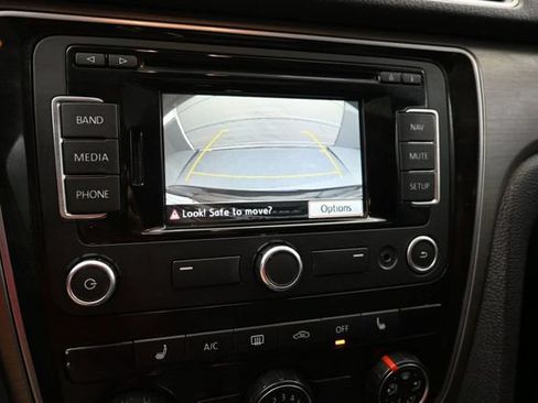 Used 2015 Volkswagen Passat 1.8T Sport FWD image 15