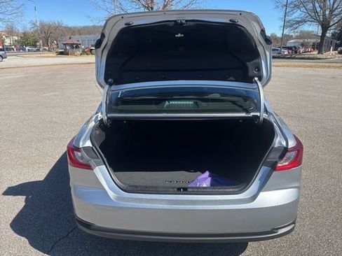 Used 2025 Toyota Camry LE image 17