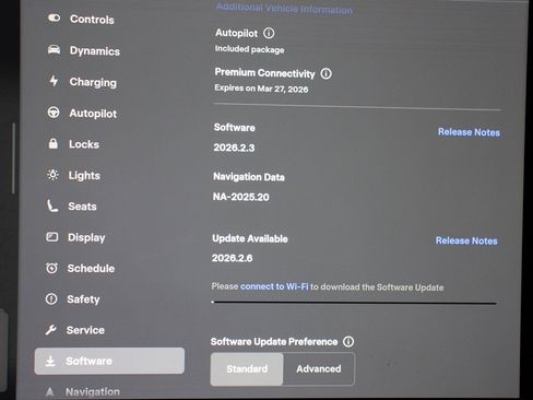 Used 2023 Tesla Model 3 Standard Range image 18