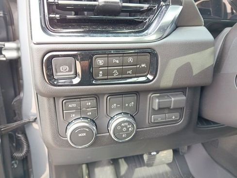 New 2026 GMC Yukon Denali w/ Denali Reserve Package AWD/4WD image 19