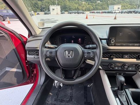 Certified 2023 Honda Accord LX image 17