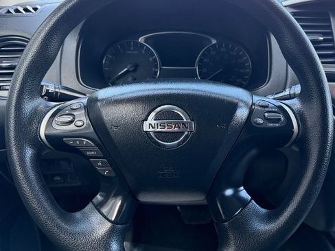 Used 2018 Nissan Pathfinder S AWD/4WD image 18