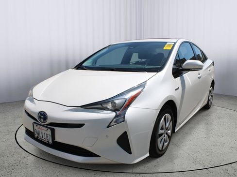 Used 2018 Toyota Prius Four w/ Advanced Technology Package FWD image 3
