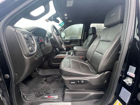 Used 2022 Chevrolet Silverado 2500 High Country w/ Safety Package II image 10