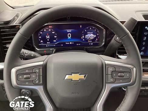 Used 2025 Chevrolet Silverado 1500 LT AWD/4WD image 23