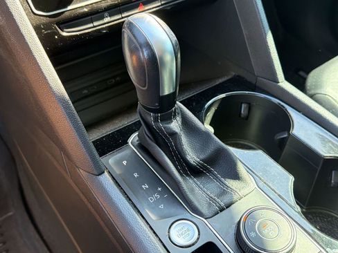 Used 2022 Volkswagen Atlas SE w/ Panoramic Sunroof Package image 17