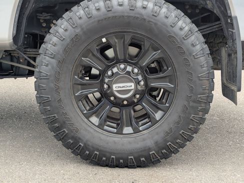 Used 2022 Ford F350 Platinum AWD/4WD image 54