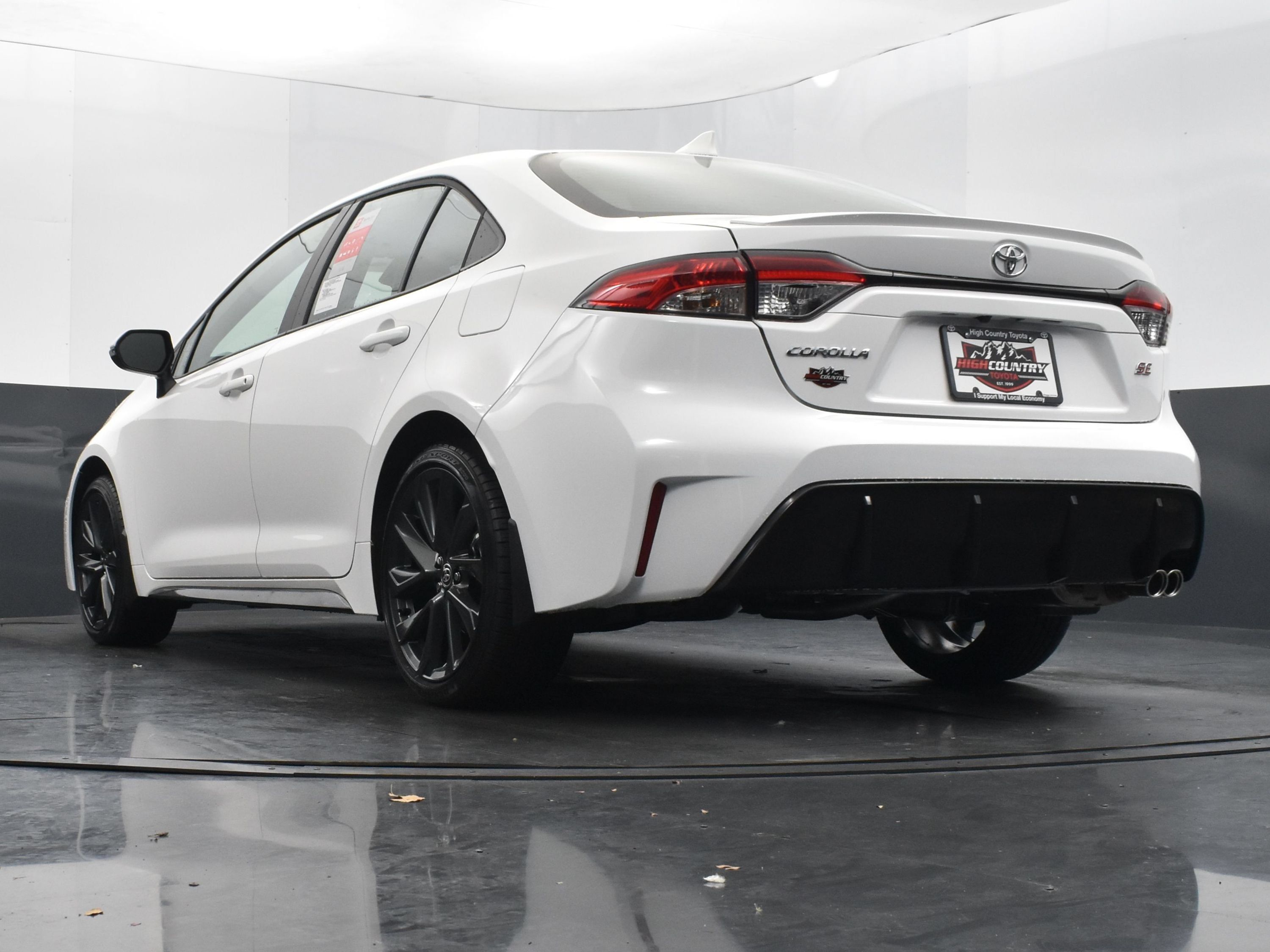 Used 2026 Toyota Corolla SE FWD image 39