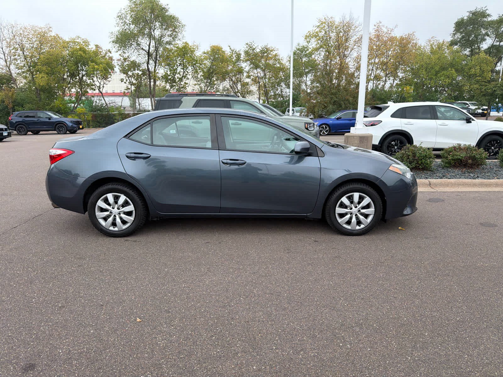 Used 2014 Toyota Corolla LE FWD image 4