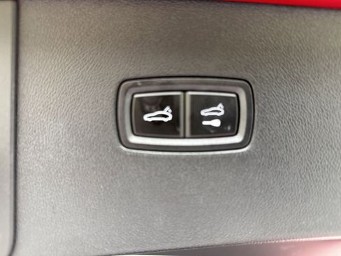 Used 2024 Porsche Cayenne Coupe image 35