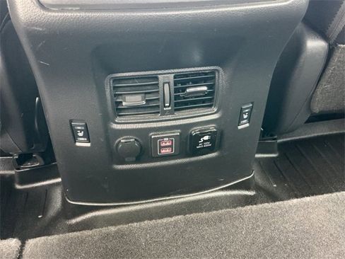 Used 2019 Nissan Titan PRO-4X w/ Pro-4x Convenience Package image 22