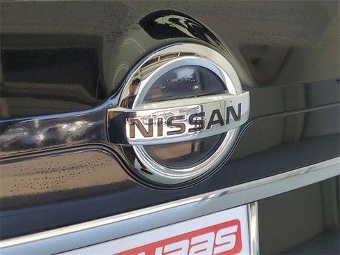 Used 2019 Nissan Rogue SV image 9