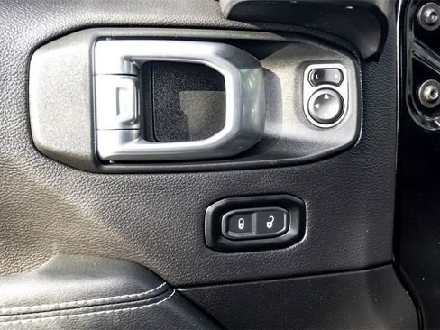 Used 2023 Jeep Wrangler Unlimited Sahara image 11