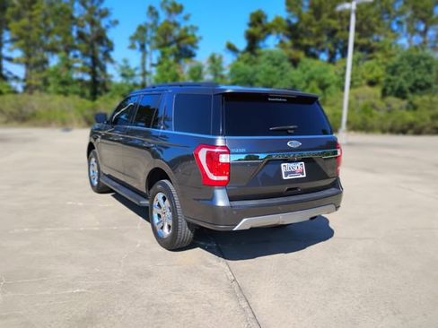 Used 2020 Ford Expedition XLT image 3