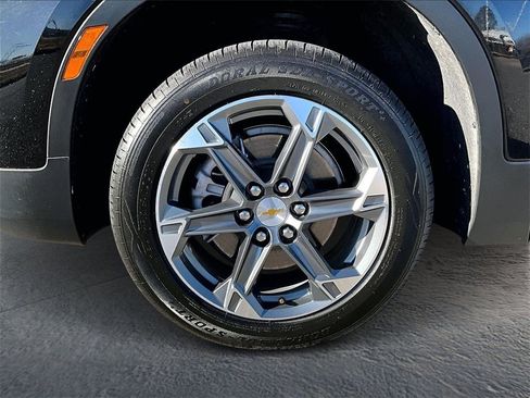 Used 2025 Chevrolet Blazer LT image 11