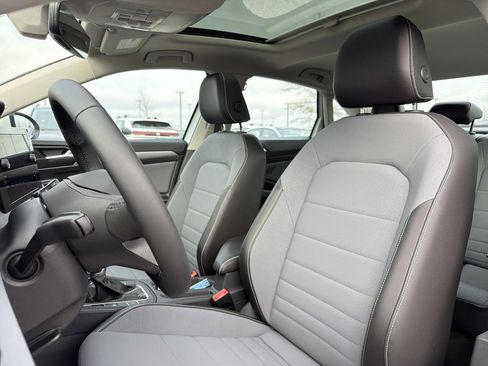 New 2026 Volkswagen Jetta SE FWD image 12