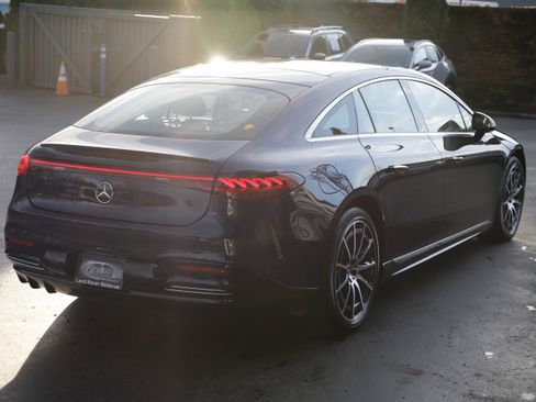 Used 2022 Mercedes-Benz EQS 580 4MATIC Sedan image 10