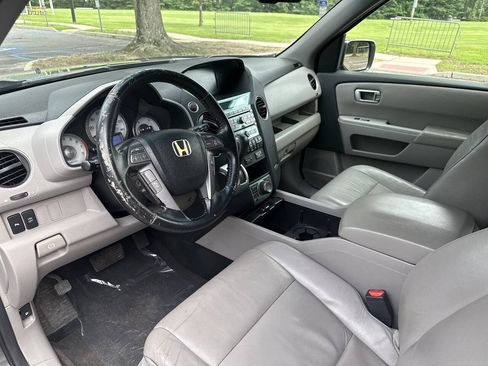 Used 2010 Honda Pilot Touring image 11