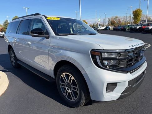 New 2025 Ford Expedition Max Active image 4
