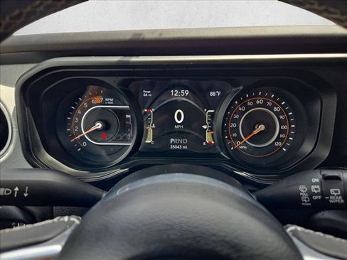 Used 2025 Jeep Wrangler Unlimited Sahara AWD/4WD image 11